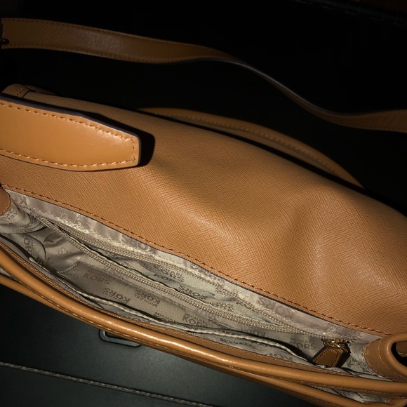 Michael Kors Purse - Picture 2 of 4